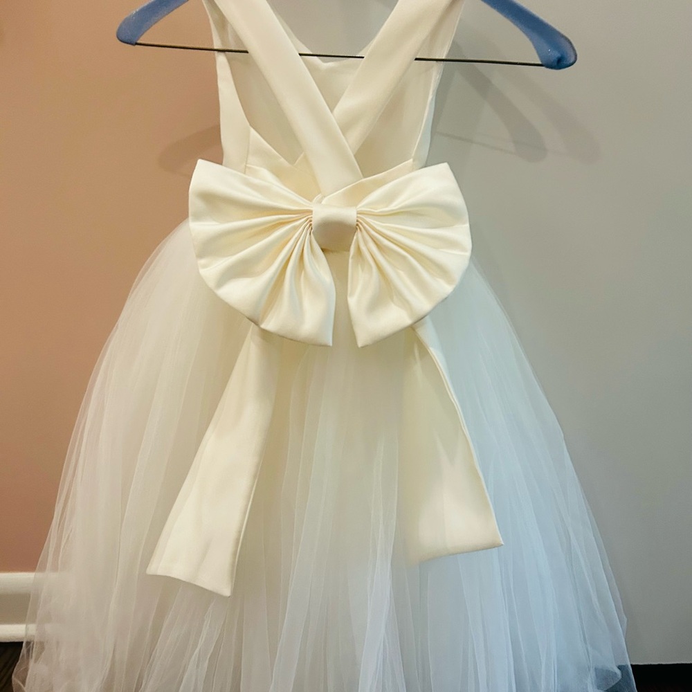 Chic Ivory Tulle Dress with Statement Bow